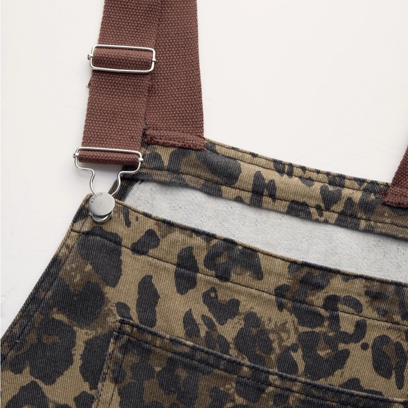 Viral leopard print overalls, size 2X (20). - Picture 2 of 7